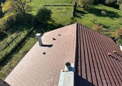 Rénovation et remplacement de faîtages, gouttières et d'une toiture en Haute-Savoie